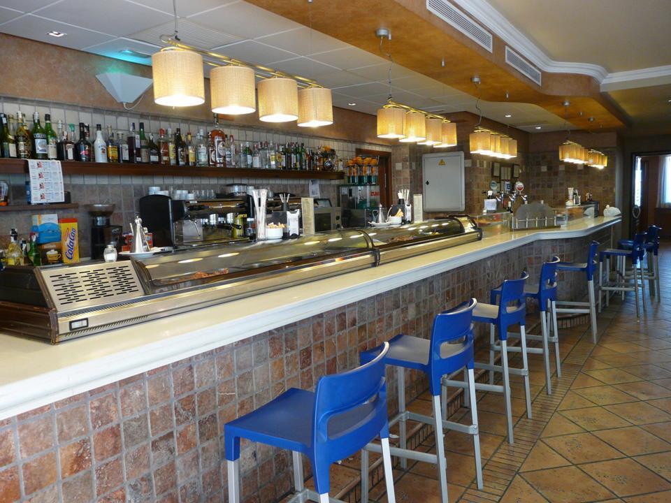 Hotel Restaurante El Tollo Utiel Esterno foto