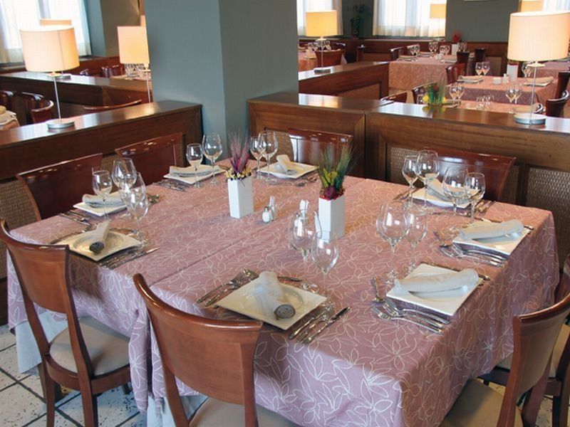 Hotel Restaurante El Tollo Utiel Esterno foto